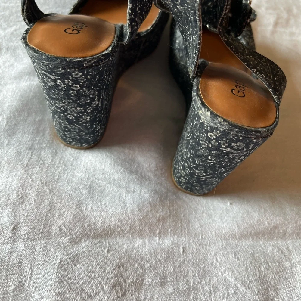 GAP Black Wedge Shoes with Strappy Design